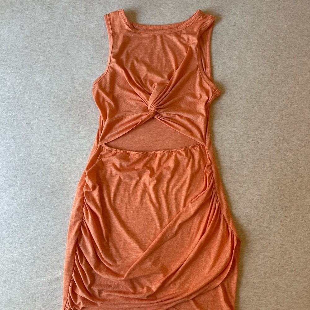 Chic Twist-Front Dress in Orange‎